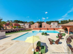 Holiday Home Domaine de Bacchus-Séjour-Galerie 4 pers by Interhome